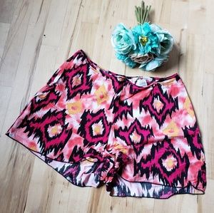 Derek Heart ikat design shorts